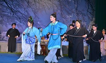 �������